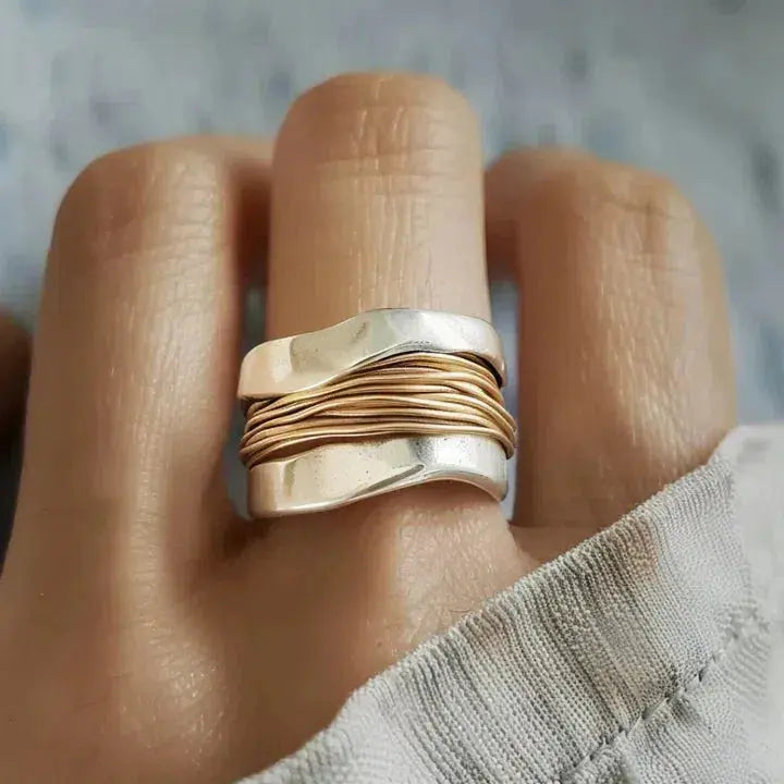 Carmen - Silver Ring with Golden Thread