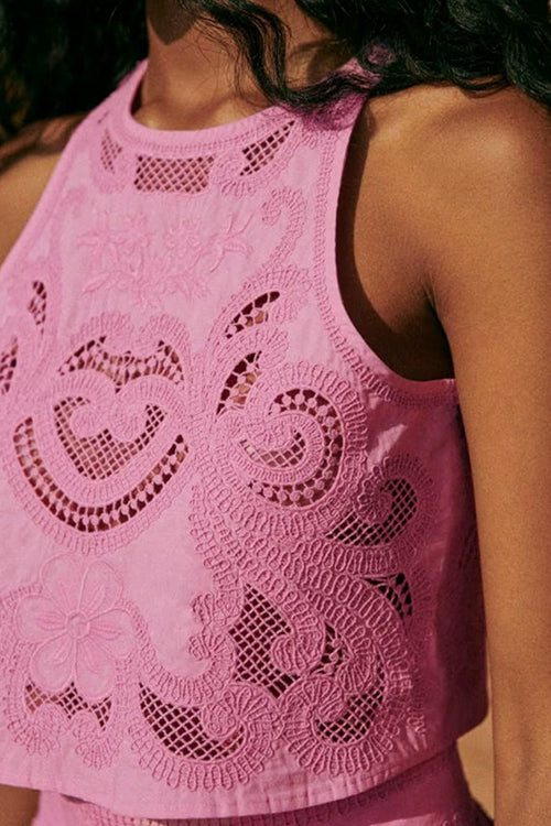 Margovil Sleeveless Hollow Out Lace Crop Top
