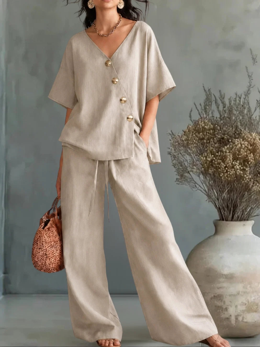 Greta | Complete V-Neck with Buttons