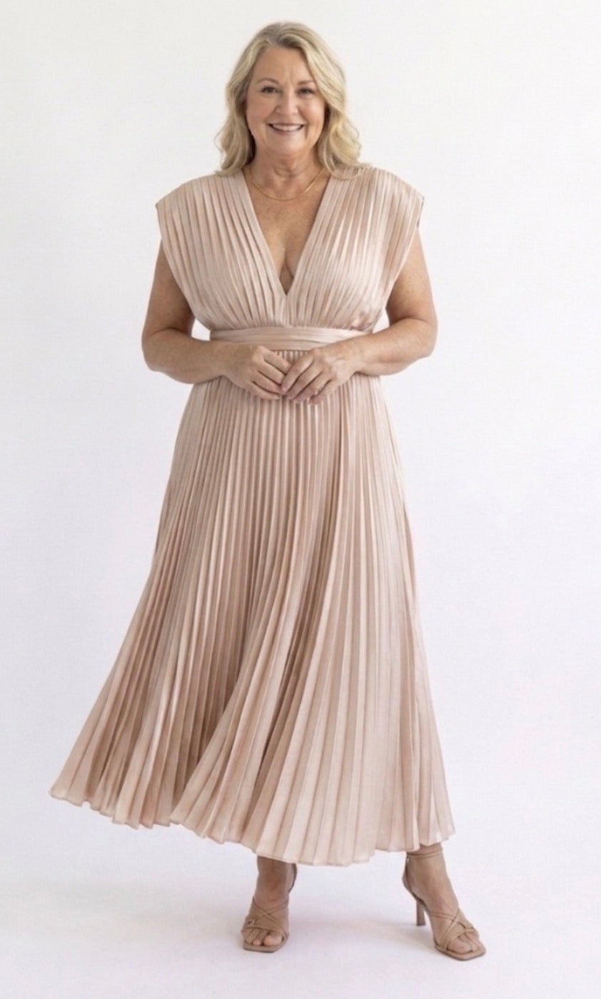 Ellis & Johnson™ | Timeless Pleated Midi Dress