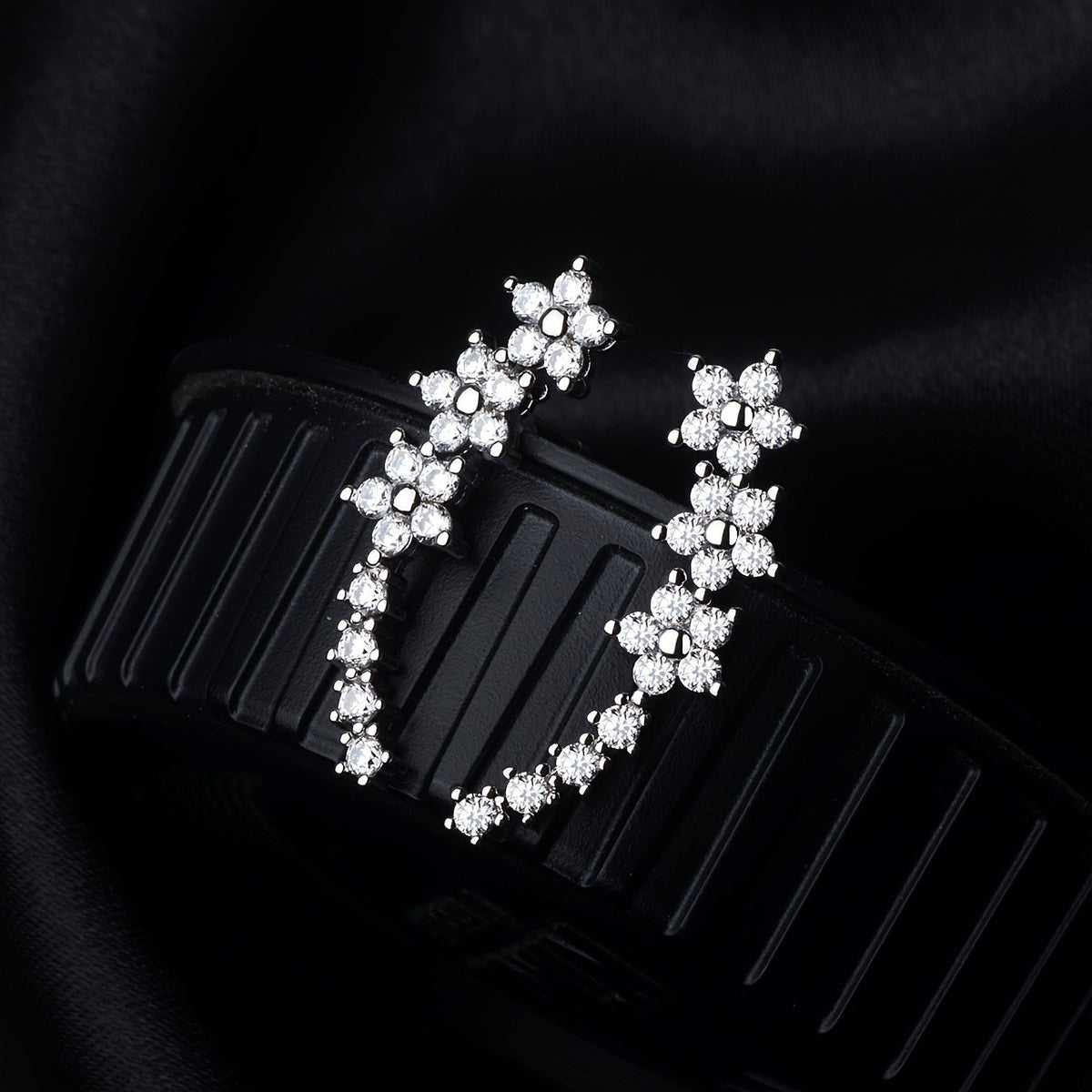 Gloria - Timeless Floral Earrings