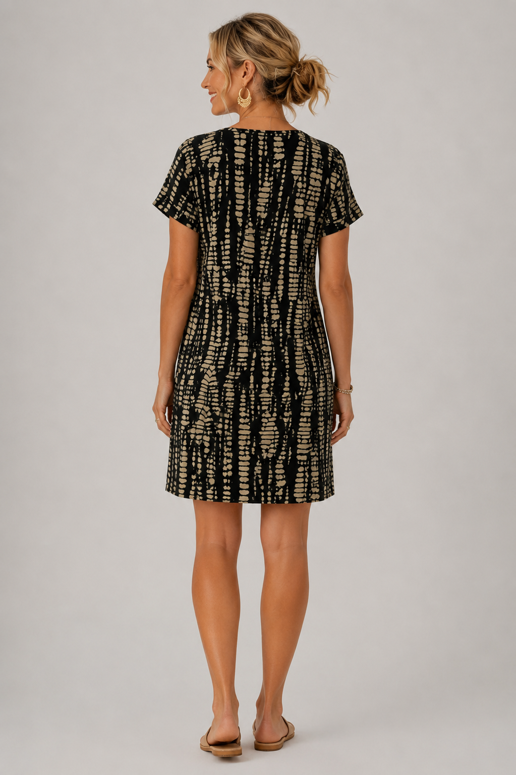 Constance | Knee-Length Colorblock Dress with V-Neck
