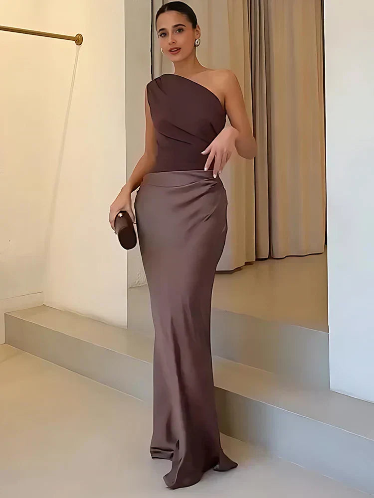 Ellis & Johnson™ | Maxi Dress with a Guilt in Satin