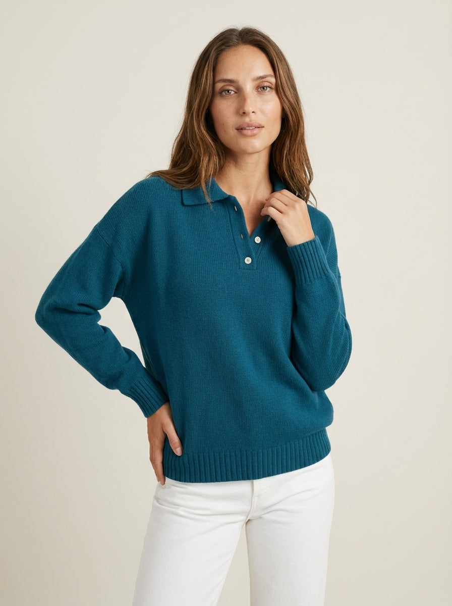 Laura - Knit Sweater with Elegant Collar