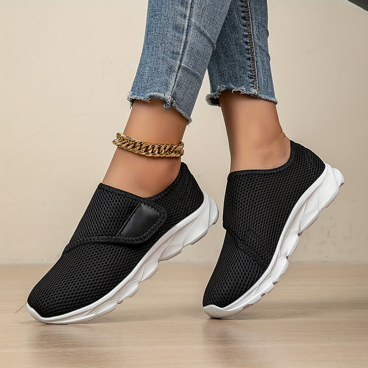 Els – Wide-Fit Comfort Shoe with Adjustable Lacing