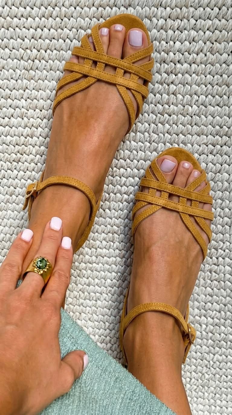 Isabella | Vintage Multi-Strap Sandal
