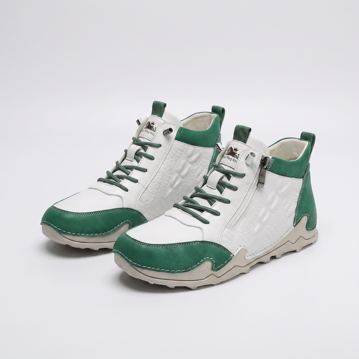 Lotte – Comfortable Zip Sneaker for Every Day