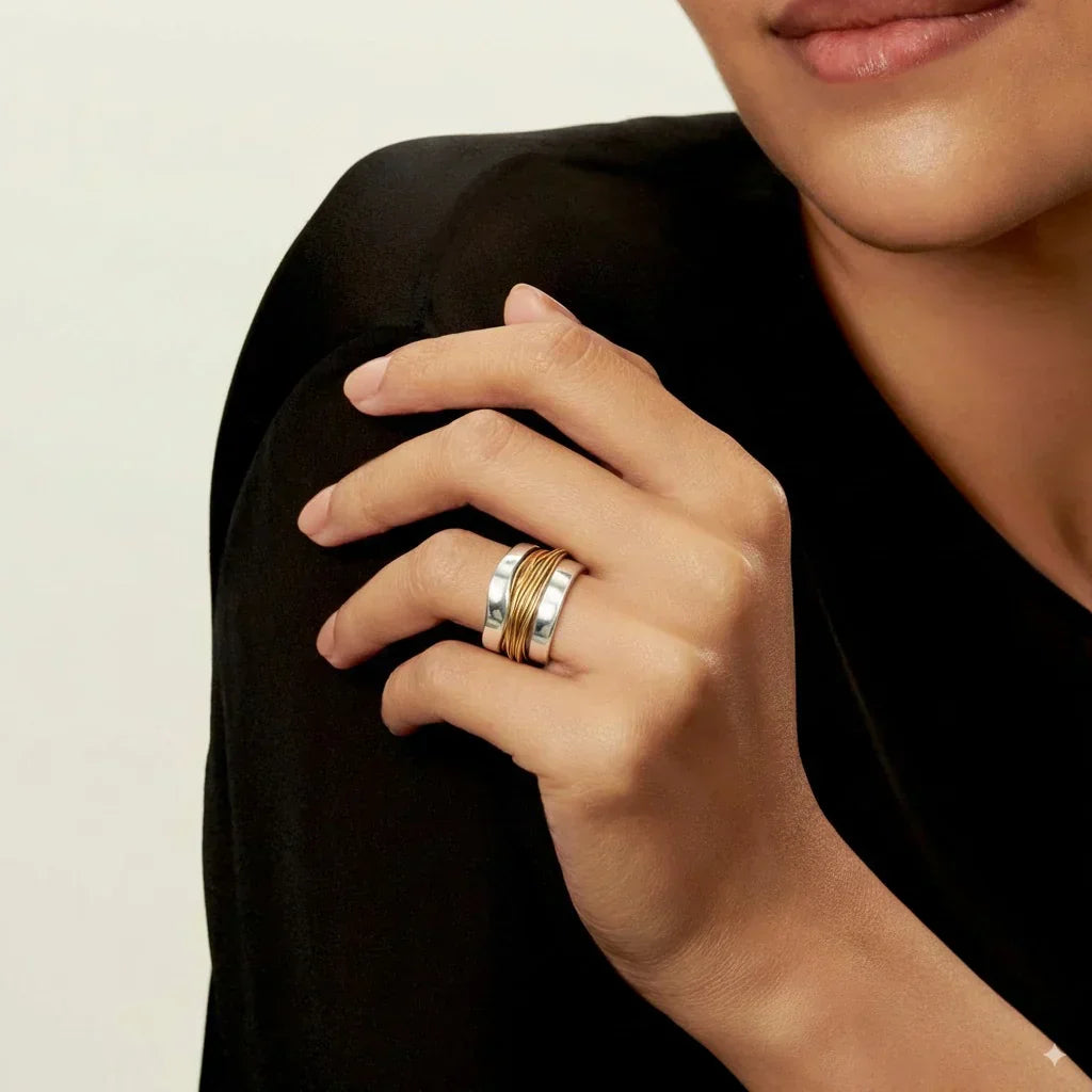 Carmen - Silver Ring with Golden Thread