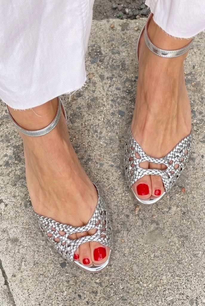 Jolina - Golden Woven Sandals