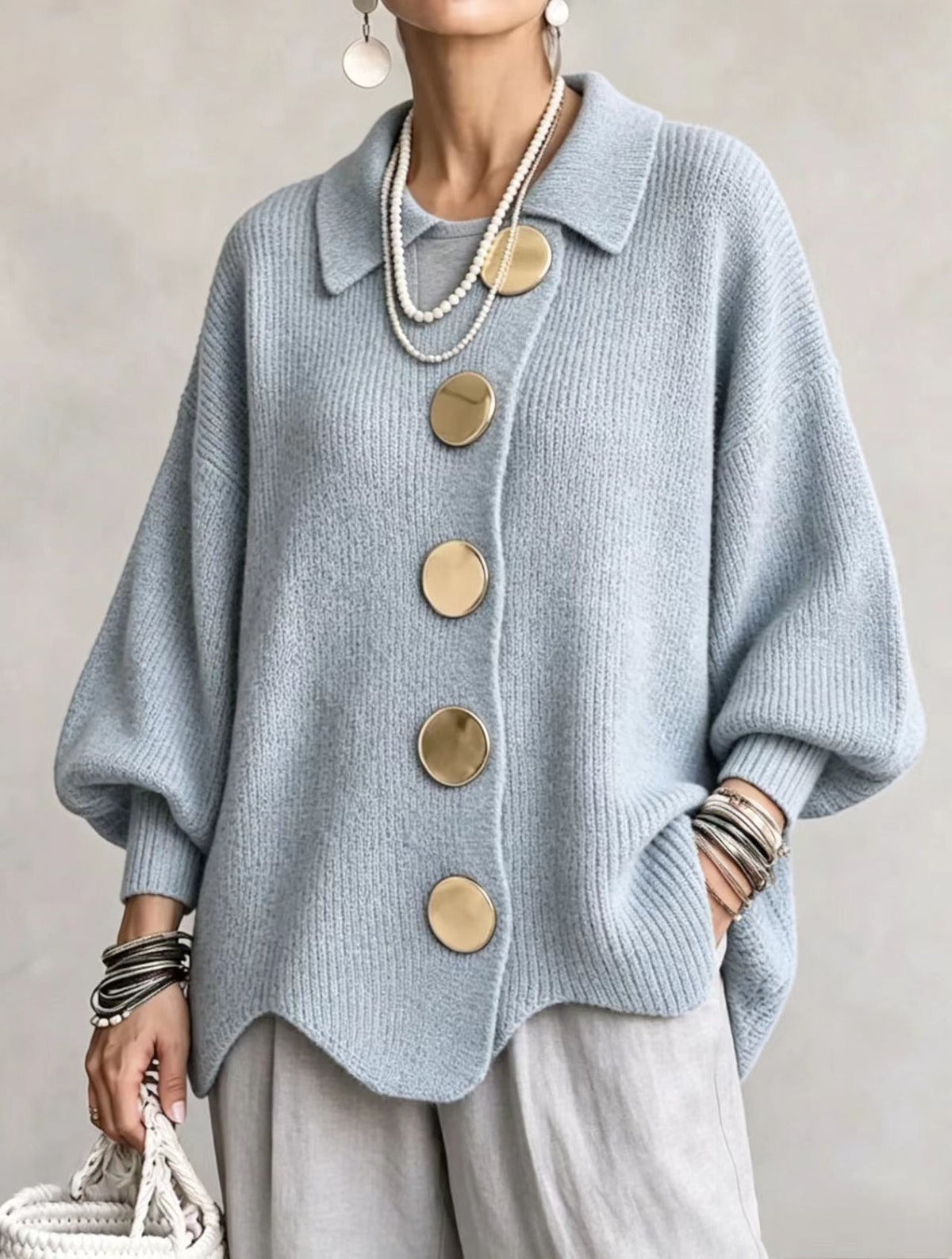 Ilona | Oversized cardigan with collar and large metal buttons