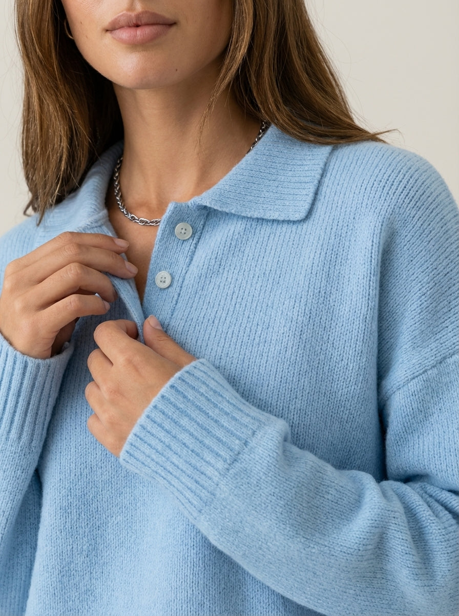 Laura - Knit Sweater with Elegant Collar