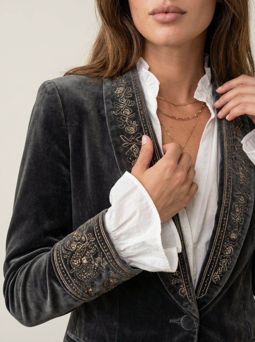 Nuria - Elegant Velvet Jacket