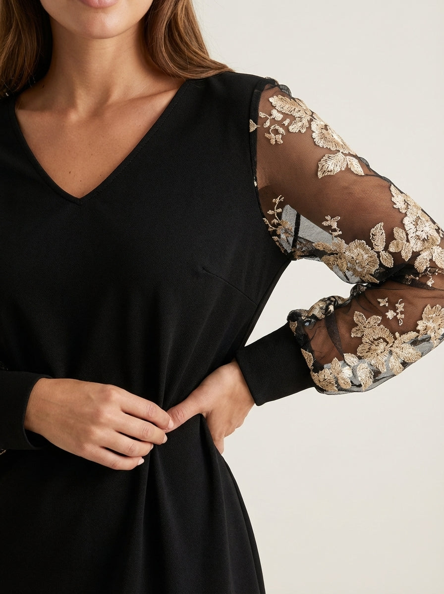 Eva - Elegant Lace Dress with V-Neck