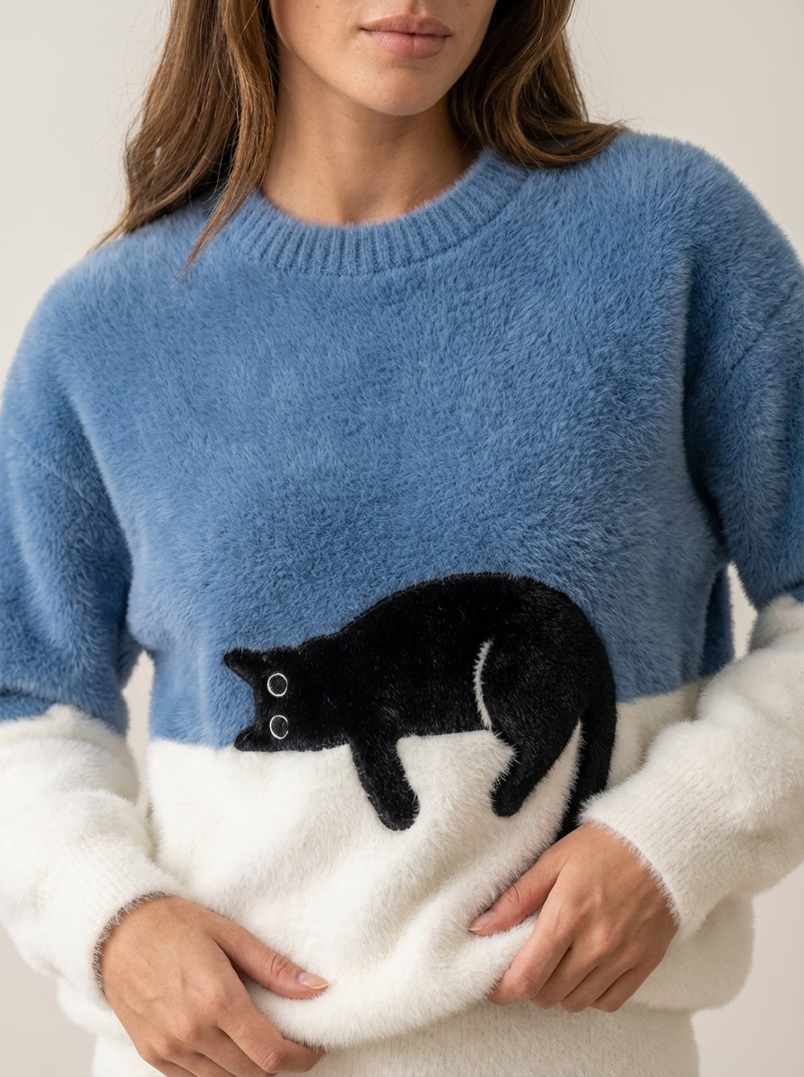 Luna - Women's Sweatshirt with Cat Graphic