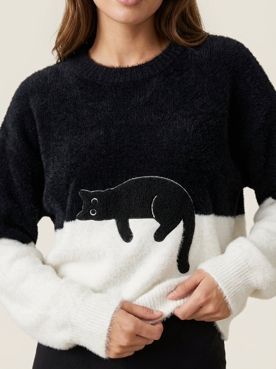 Luna - Women's Sweatshirt with Cat Graphic