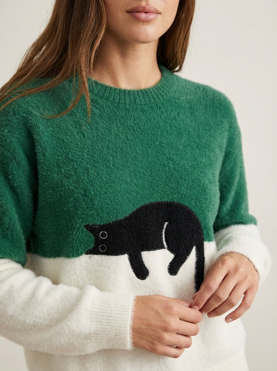 Luna - Women's Sweatshirt with Cat Graphic