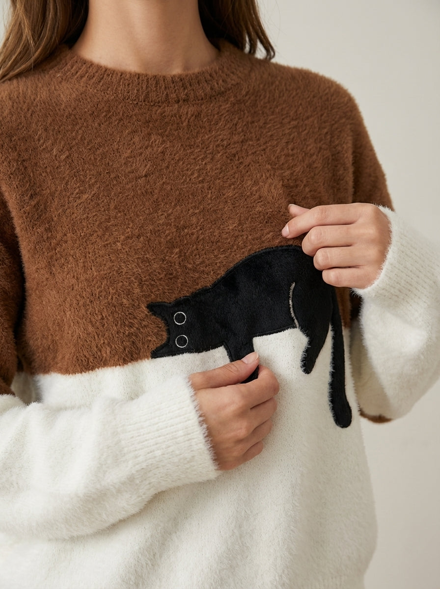 Luna - Women's Sweatshirt with Cat Graphic