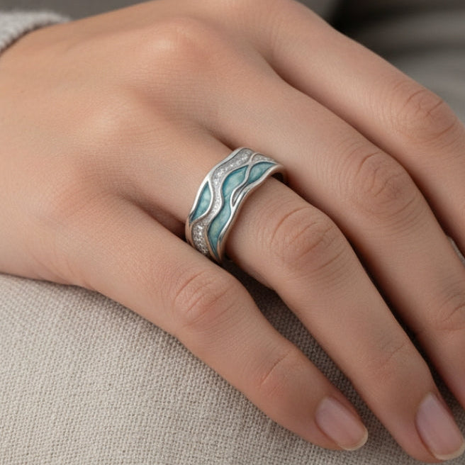 Regina - Turquoise Wave Ring in Silver
