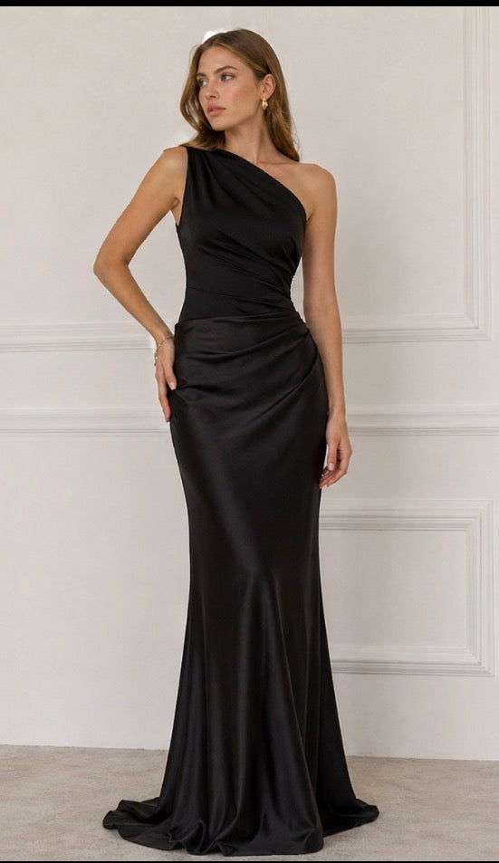 Ellis & Johnson™  | Maxi Dress with a Guilt in Satin