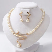 Almudena - Necklace and Earring Set with Natural Pearls