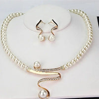 Fabiola - Necklace and Earring Set with Natural Pearls