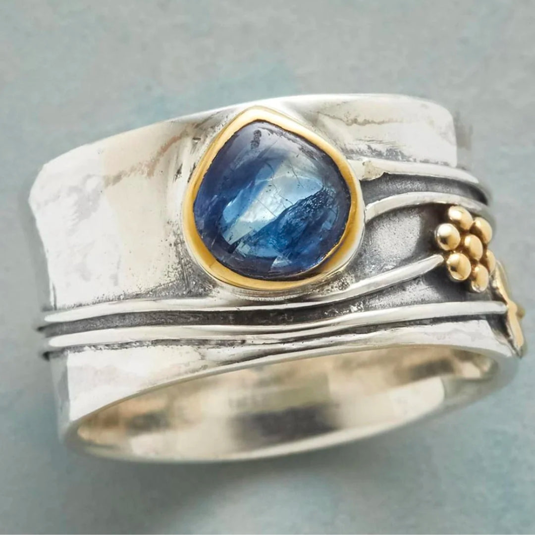 Inés - Vintage Blue Sapphire Ring Gold Plated
