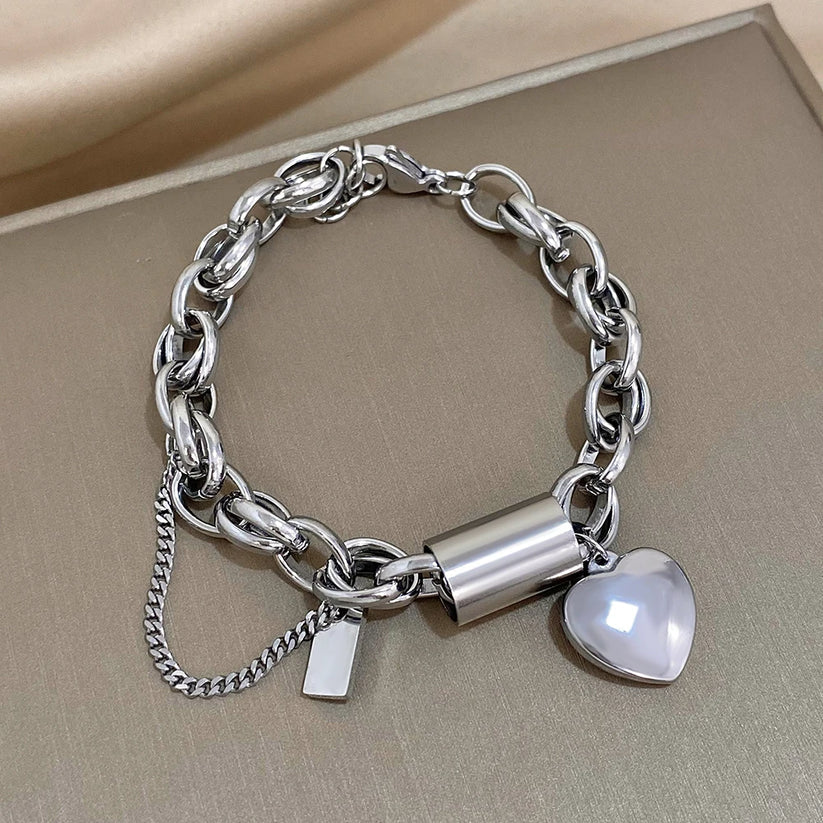 Guadalupe - Bracelet with Golden Heart Pendant