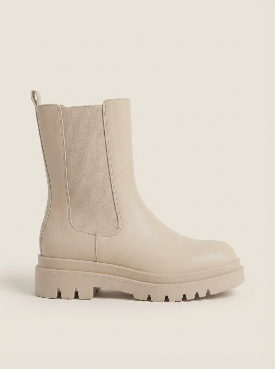 HADLEY | Beige Lug-Sole Chelsea Boots – Wells & Rose