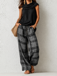 Comfortable and Elegant Natural Set Black