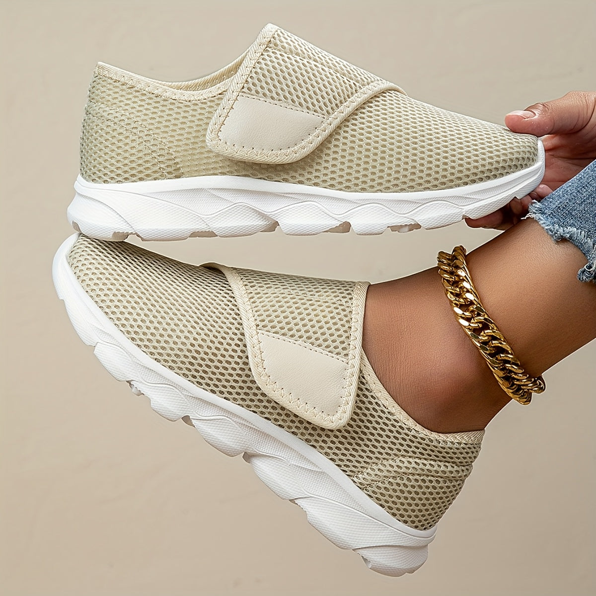 Els – Wide-Fit Comfort Shoe with Adjustable Lacing